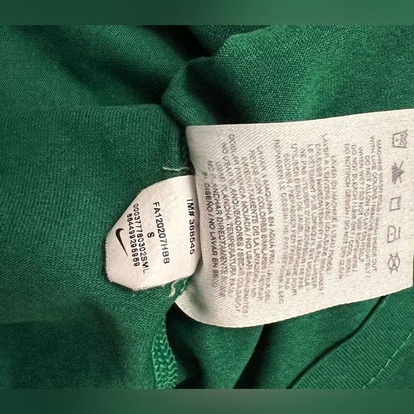 NWT Nike Dri-Fit Crewneck Green Sweat-Wicking Odor Resistant Athletic Top Sz S - Picture 8 of 8